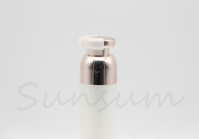 Manufacturer Cosmetic Vacuum Pump Bottle with Pearly Lustre Color