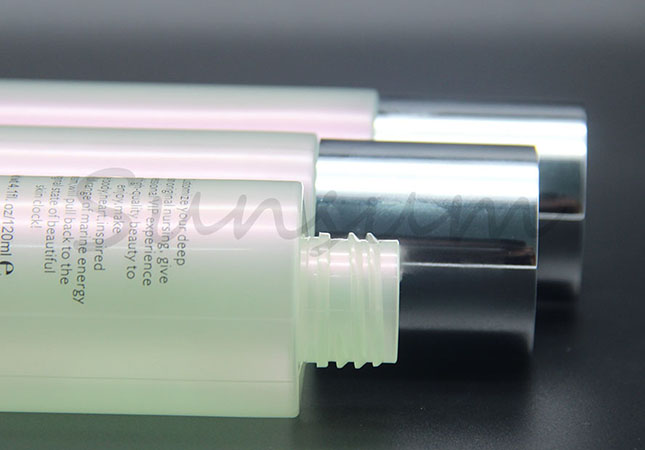 100ml Cosmetic Lotion Toner Water Plastic Container  Silver Cap Bottle