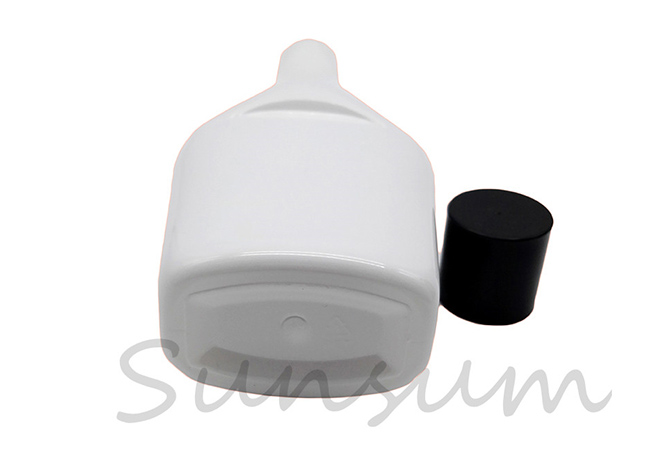 White Color Flat Shape Cosmetic Plastic Liquid Bottle