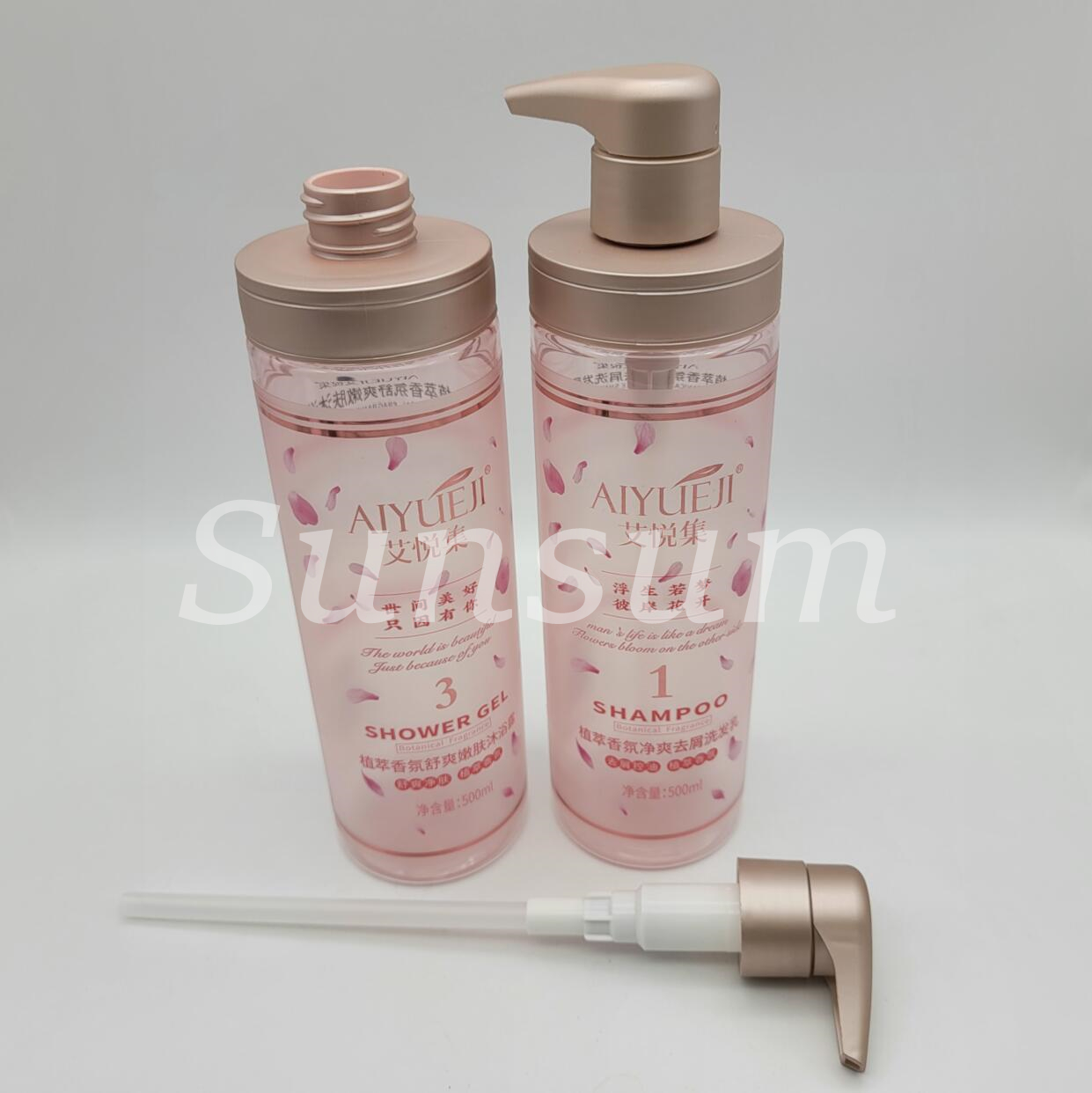 Factory Custom Luxury frosted label 500ml PET Plastic Gel Bottle metallic neck Shampoo Bottle With Pump