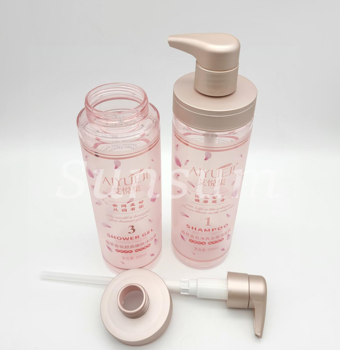 Factory Custom Luxury frosted label 500ml PET Plastic Gel Bottle metallic neck Shampoo Bottle With Pump
